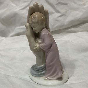 Roman Palm Of My Hand Isaiah 49:15 Figurine 1983